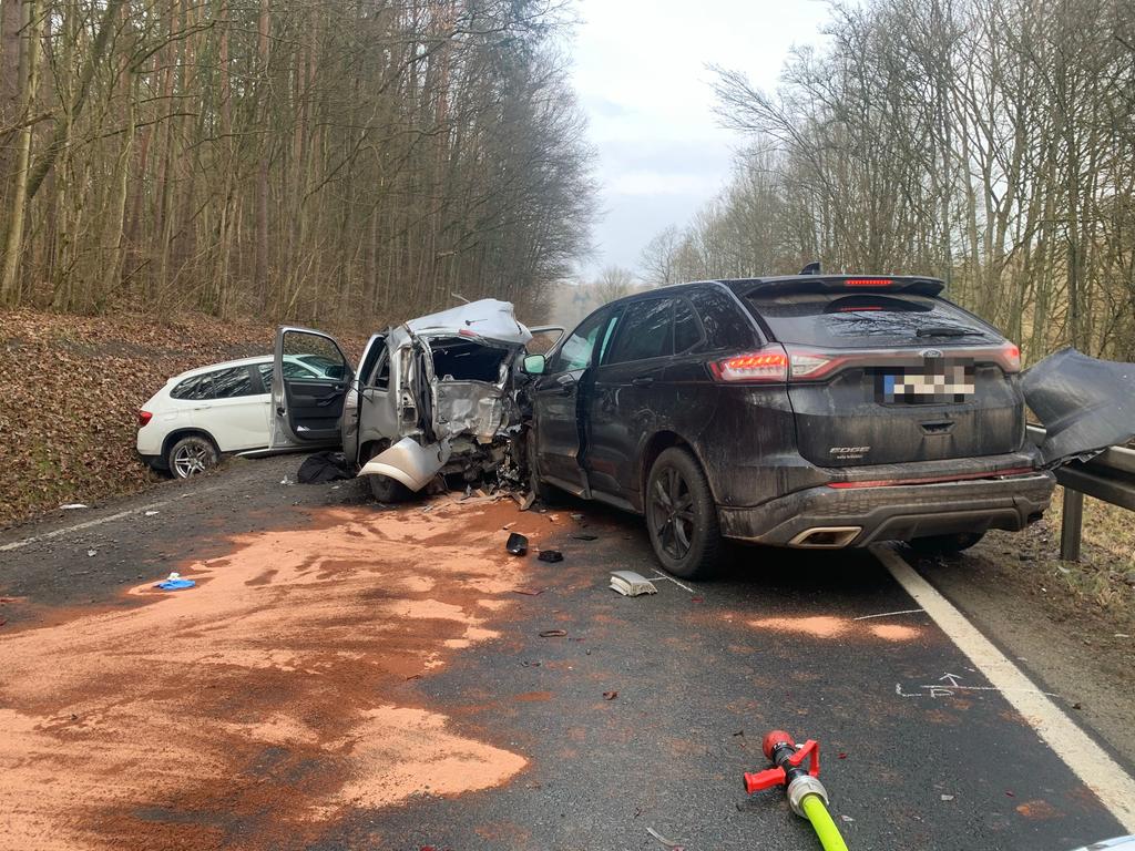 19 Jahriger Stirbt Nach Zusammenstoss In Franken Polizei Sucht Wichtigen Zeugen Region Nordbayern