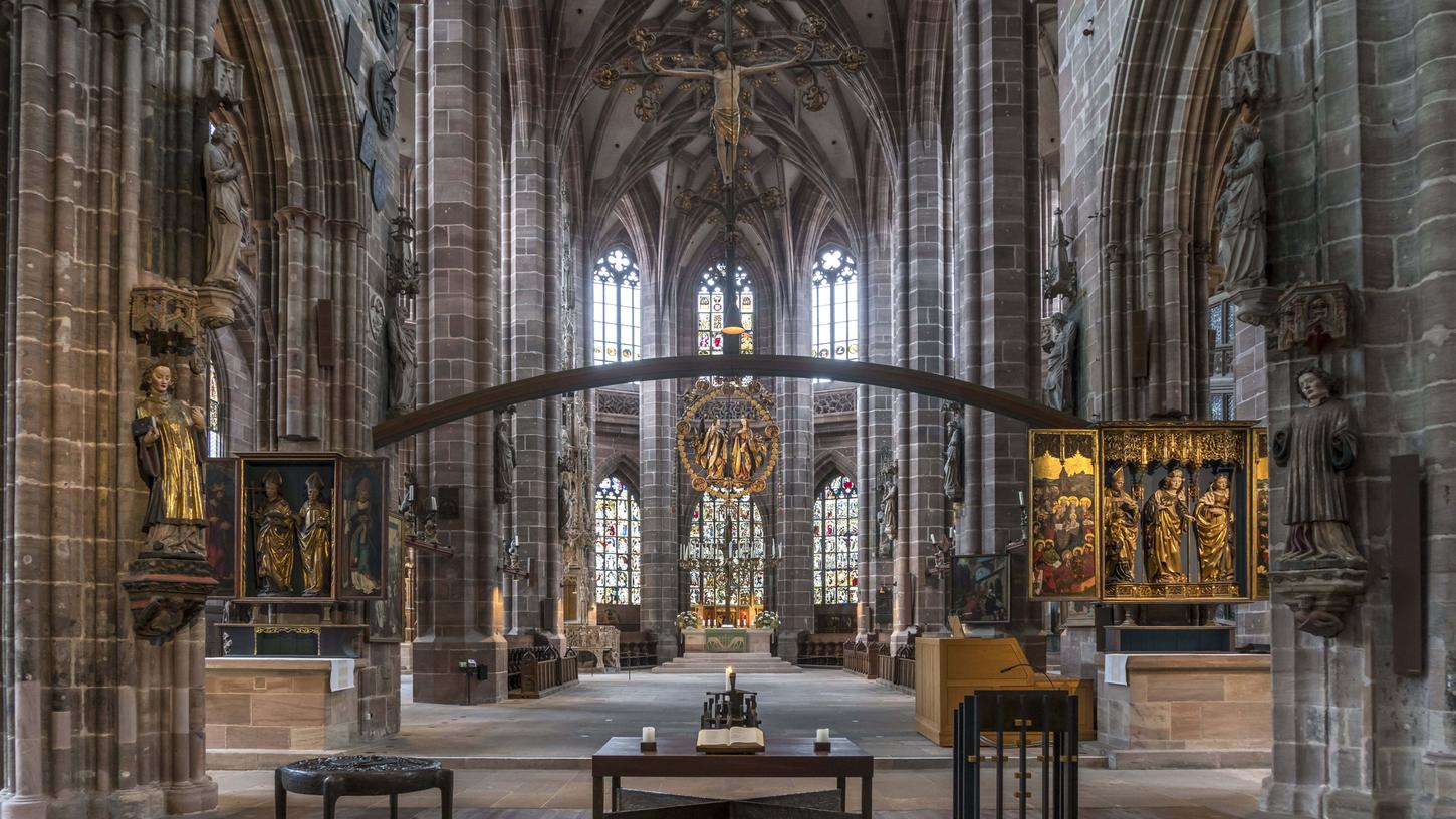 Blick zum Ostchor der Lorenzkirche: Die Autorinnen und Autoren des Protestbriefs sprechen der Bürgerkirche Weltrang zu.
Blick zum Ostchor der Lorenzkirche: Die Autorinnen und Autoren des Protestbriefs sprechen der Bürgerkirche Weltrang zu.