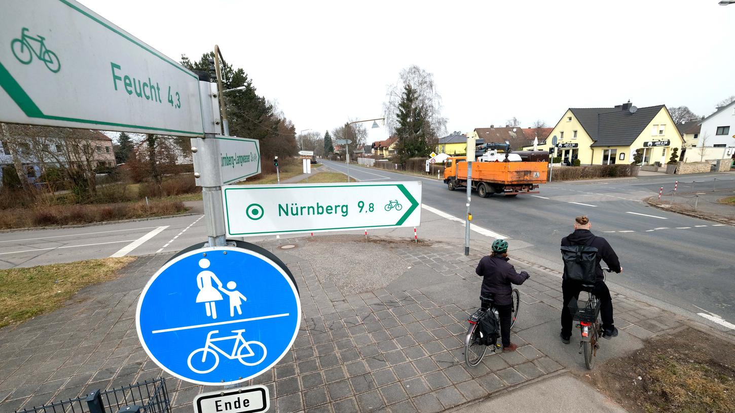 Plötzliches Radweg-Ende in Moorenbrunn. Jetzt wird ein Lückenschluss an der Oelser Straße geplant.
