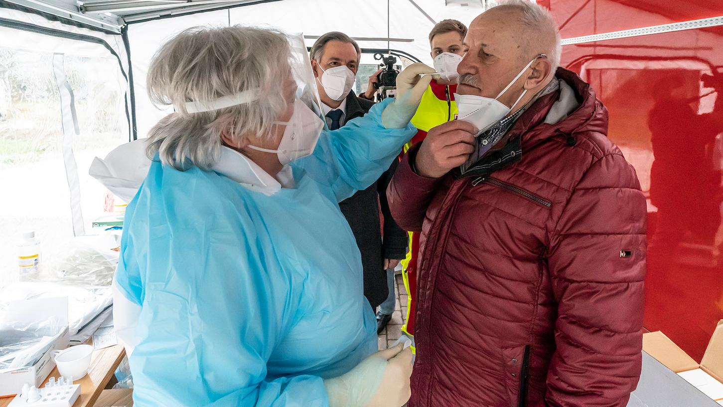 In Herzogenaurach wurde das mobile Schnelltestzentrum gut angenommen. Schlüsselfeld hat jetzt ein stationäres Testzentrum in der Stadthalle. In Herzogenaurach wurde das mobile Schnelltestzentrum gut angenommen. Schlüsselfeld hat jetzt ein stationäres Testzentrum in der Stadthalle.