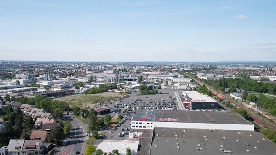 Immobilien-Entwickler plant Bürohochhaus im Westen Nürnbergs