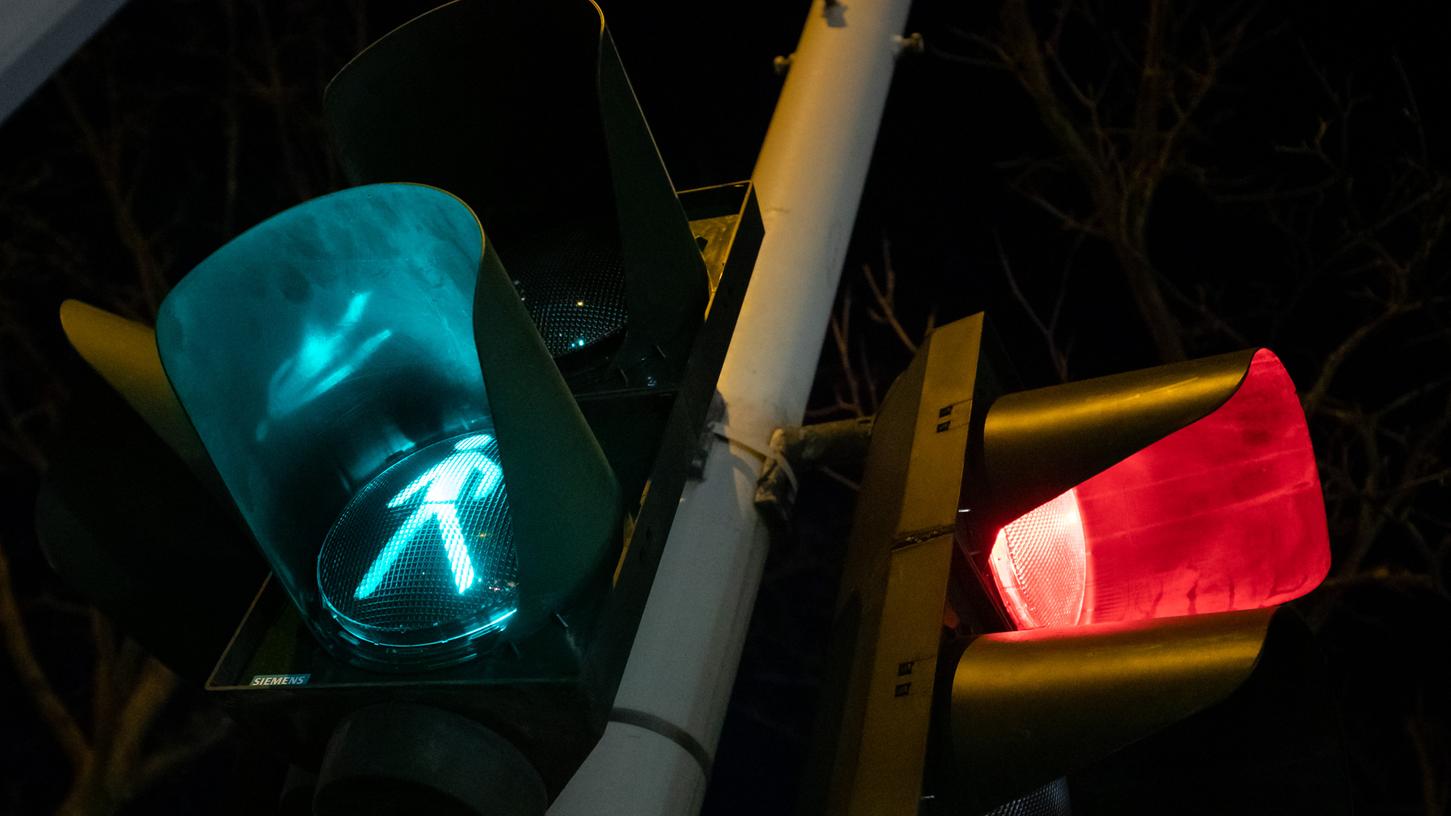 Ampeln geben klare und einfache Signale - vielleicht zu einfach, um die Corona-Krise zu bewältigen?
Ampeln geben klare und einfache Signale - vielleicht zu einfach, um die Corona-Krise zu bewältigen?