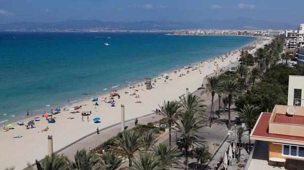 Das „siebzehnte Bundesland“ Palma de Mallorca ist im Winter mit den Fluggesellschaften Eurowings und Ryanair zu erreichen. Zum wohl liebsten Urlaubsort der Deutschen startet von Nürnberg aus mehrmals am Tag eine Maschine.