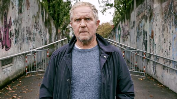 Eisner hat sich unterdessen mit einem Kollegen der Grazer Polizei verabredet. Janko (Max Mayer) arbeitet derzeit verdeckt in Wiens Unterwelt. Kann er der Hauptstadtpolizei in dieser Angelegenheit weiterhelfen?