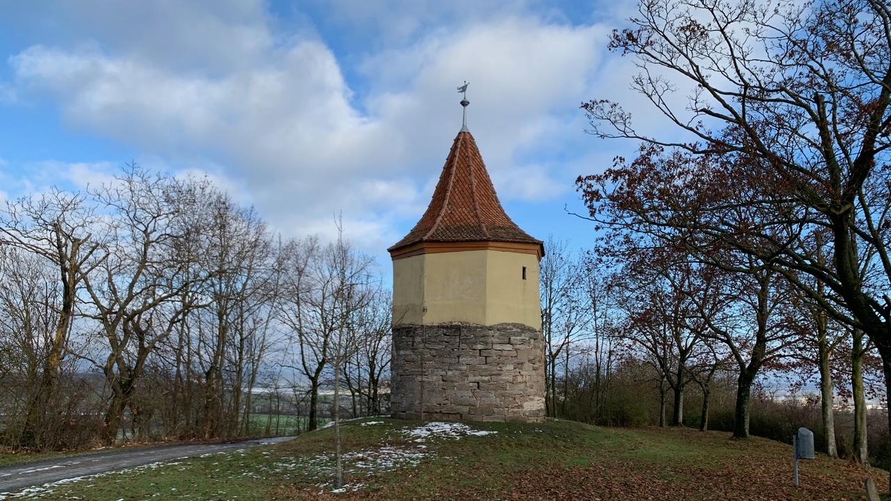 Der Bad Windsheimer Weinturm - manche vermuten, dass es sich hier um den Alten Turm handelt.
Der Bad Windsheimer Weinturm - manche vermuten, dass es sich hier um den Alten Turm handelt.