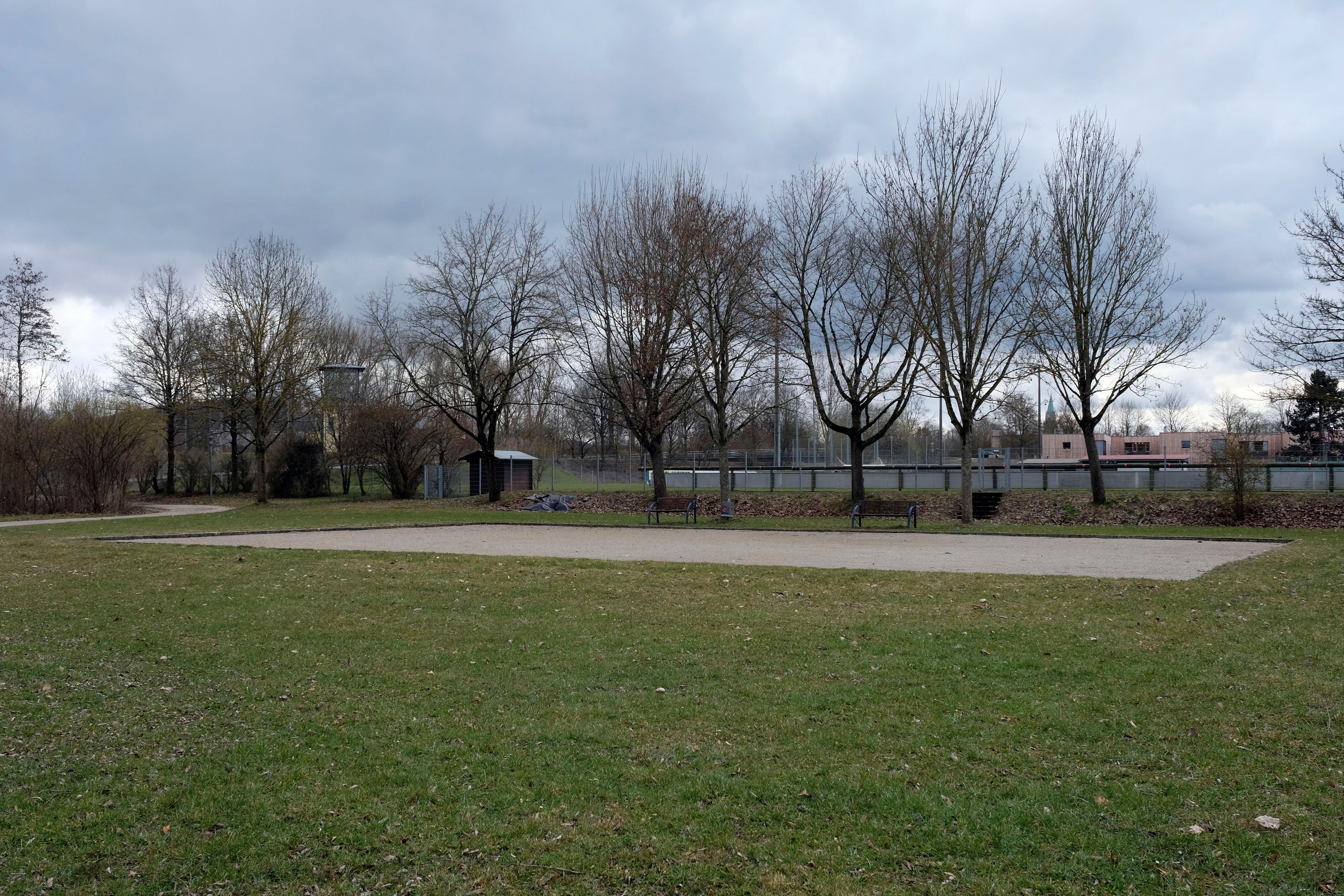 Hier, neben dem Bouleplatz im LGS-Park, soll die zweite Neumarkter Calisthenics-Anlage entstehen.  