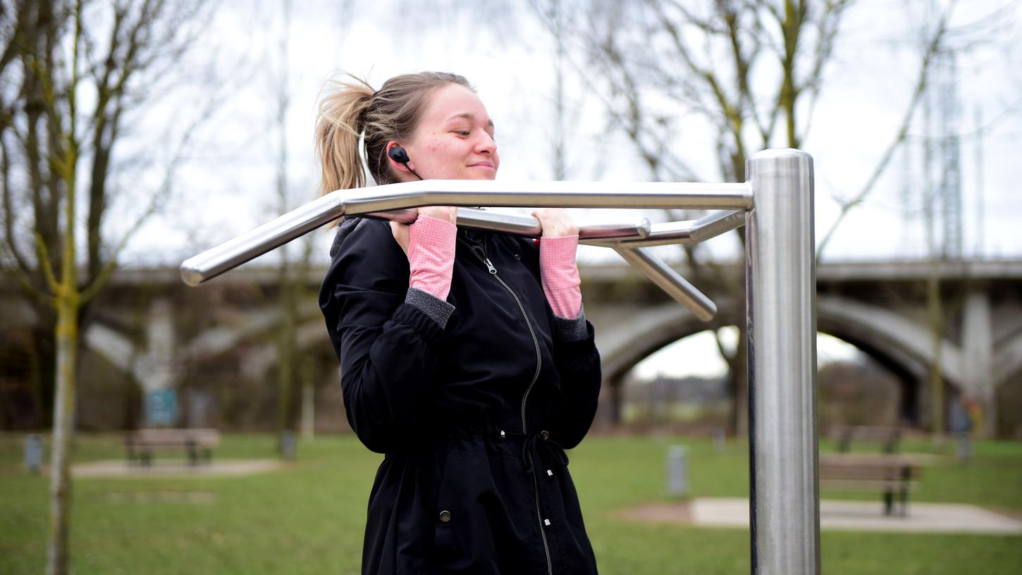 Jenny hat im März zum ersten Mal den Aktiv-Fitness-Park an der Siebenbogenbrücke in Fürth ausprobiert. 