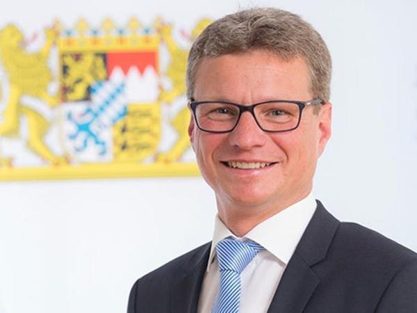 Minister Bernd Sibler.