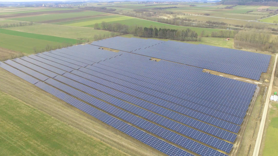 In Weidenwang ist ein neuer Solarpark in Betrieb gegangen. In Weidenwang ist ein neuer Solarpark in Betrieb gegangen.