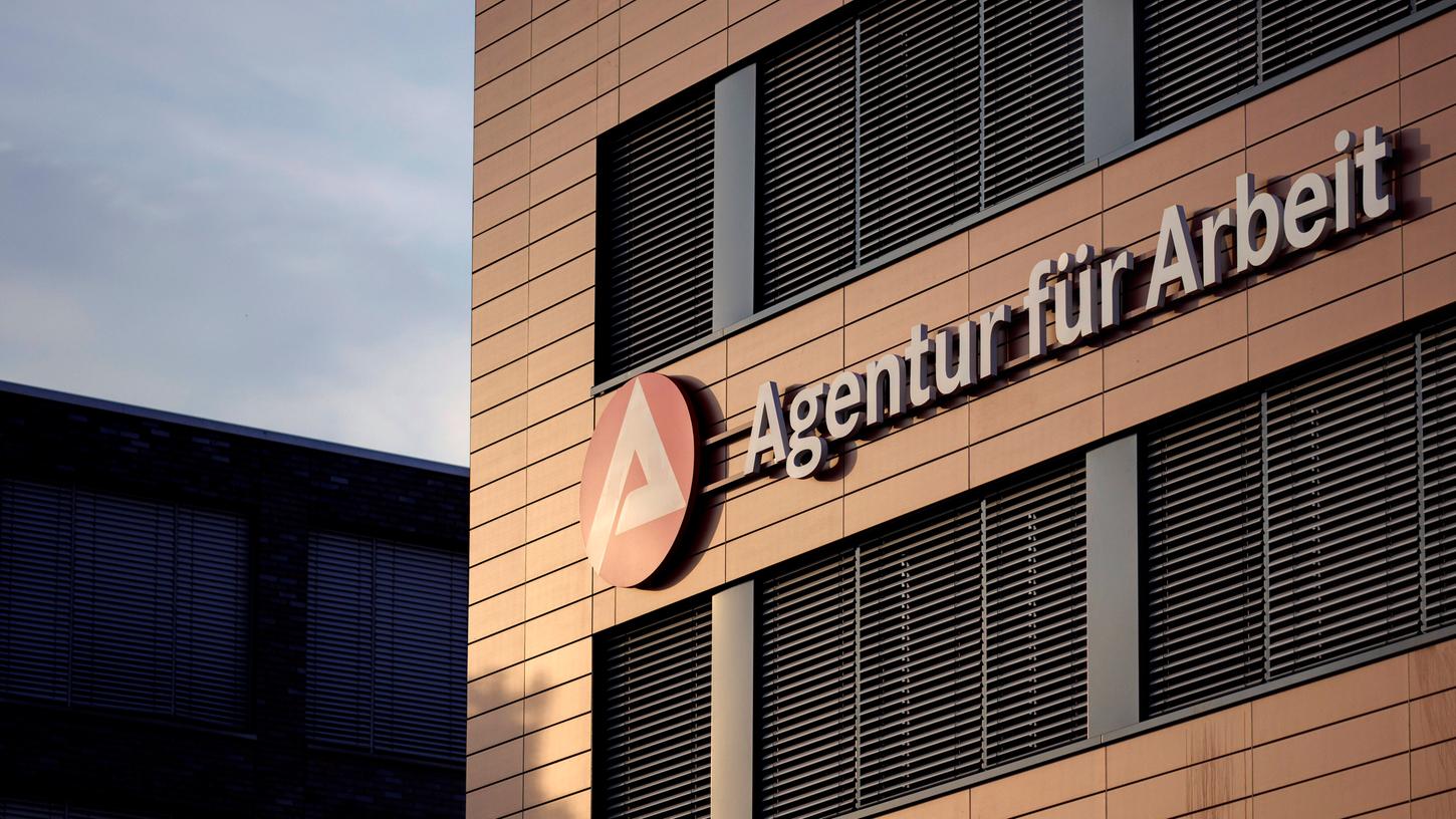 Die deutsche Arbeitsmarktstatistik wird in der Bundesagentur für Arbeit erstellt - die Behörde hat ihren Sitz in Nürnberg.
Die deutsche Arbeitsmarktstatistik wird in der Bundesagentur für Arbeit erstellt - die Behörde hat ihren Sitz in Nürnberg.
