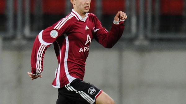 Vergleichbar wenig Nachhall oder Erfolg brachte das Engagement von Nassim Ben Khalifa, der ein Jahr später vom VfL Wolfsburg auf Leihbasis zum Club kam. Seinen Status als Toptalent konnte der Schweizer - einst mit den Eidgenossen U17-Weltmeister - am Neuen Zabo nicht bestätigen. Beim Club wurde die Offensivkraft lediglich in einem Spiel für acht Minuten eingesetzt.