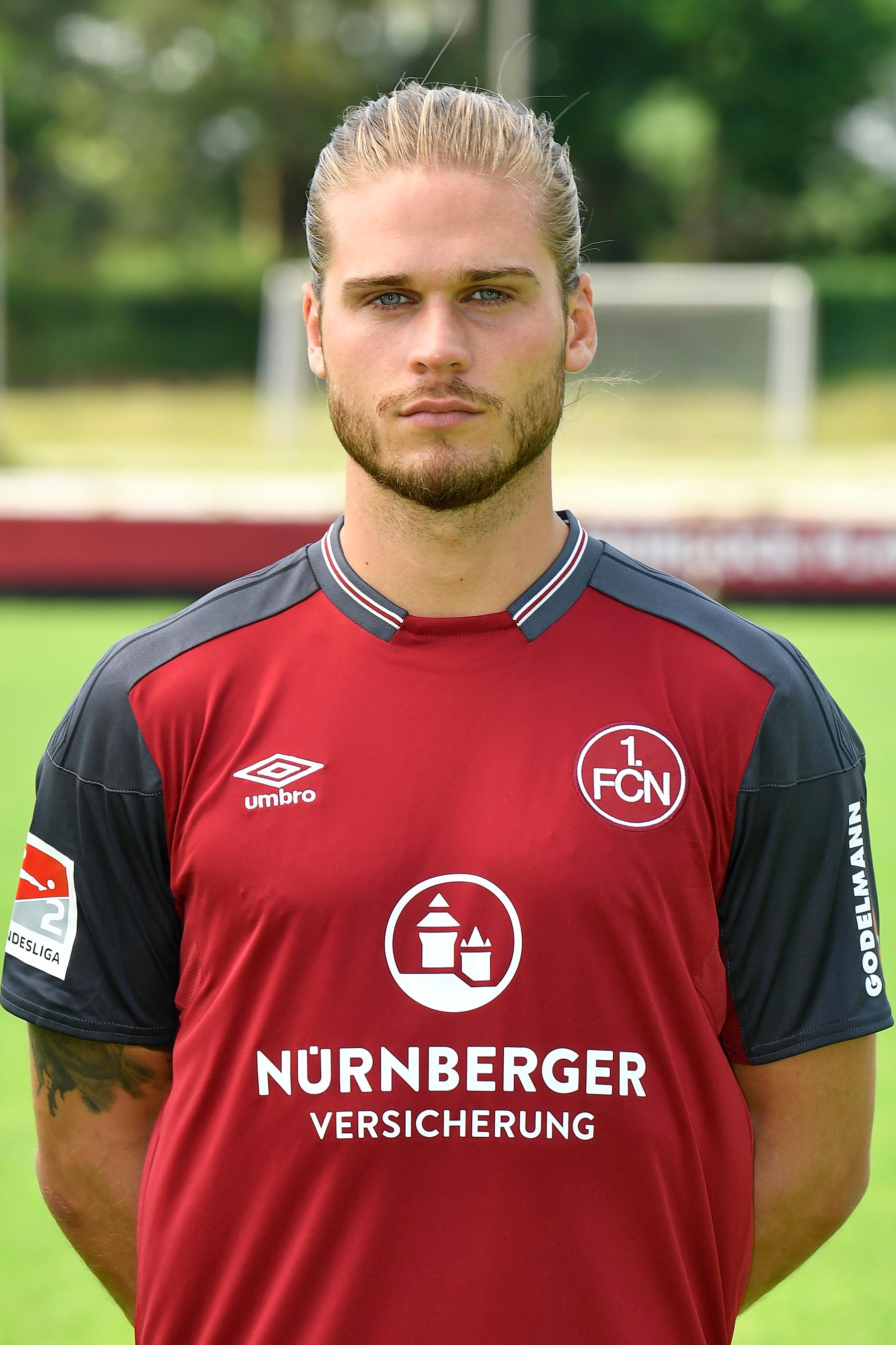 Let S Dance Ex Cluberer Rurik Gislason Uberflugelt Alle Nurnberg Nordbayern De