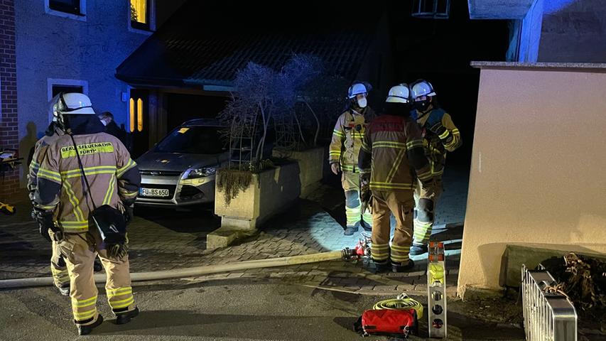 Flammen in Fürth: Wohnung nach Feuer vorerst unbewohnbar