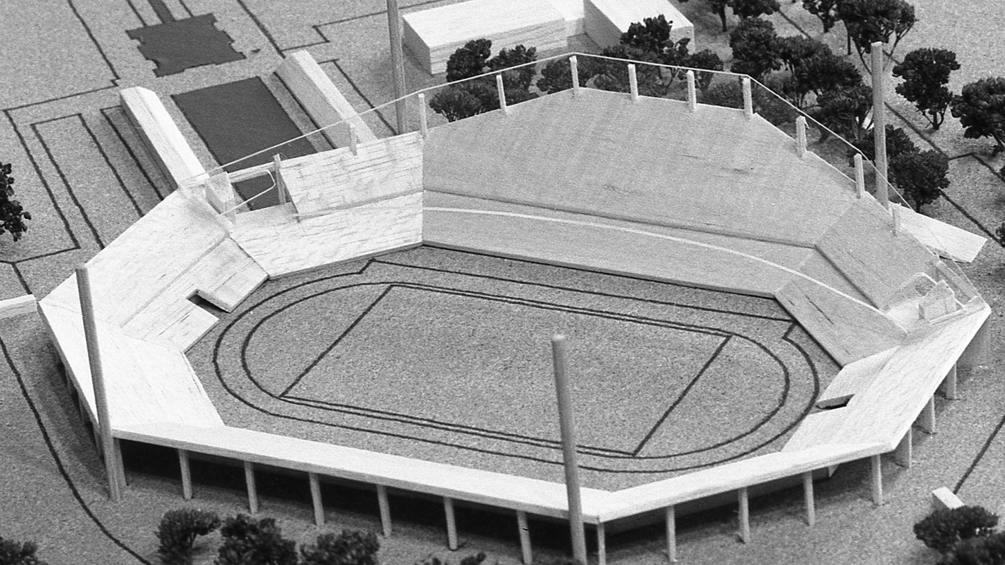 25. März 1971: Beim Stadionausbau noch am Ball