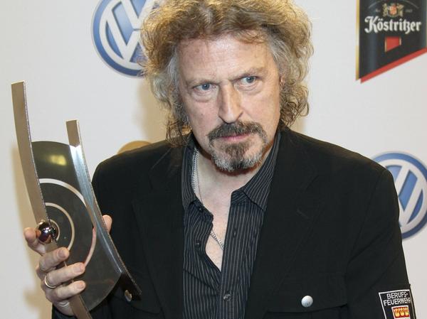 BAP-Sänger Wolfgang Niedecken bei der Echo-Preisverleihung 2012. Die Trophäe erhielt er für sein Lebenswerk. BAP-Sänger Wolfgang Niedecken bei der Echo-Preisverleihung 2012. Die Trophäe erhielt er für sein Lebenswerk.