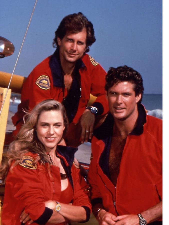 Serie mit Kultstatus: David Hasselhoff gehörte als Mitch Buchannon (re.) zur unermüdlich rettenden "Baywatch"-Crew (hier mit  Parker Stevenson als Craig Pomeroy und Shawn Weatherly als Jill Riley).