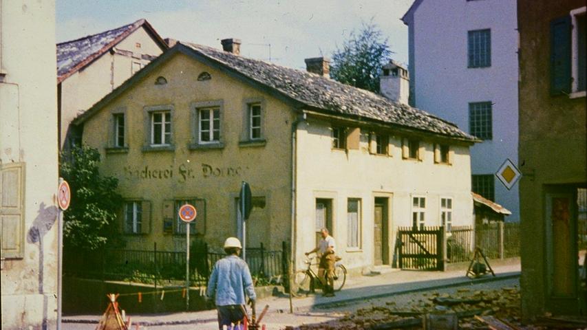Das Jurahaus der ehemaligen Bäckerei Dorner in der Treuchtlinger Kanalstraße gegen Ende des vorigen Jahrhunderts.