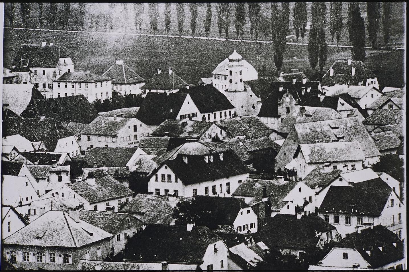 Treuchtlingen von oben, wohl Anfang des vergangenen Jahrhunderts. Viele der damaligen Jurasteindächer gibt es heute nicht mehr.