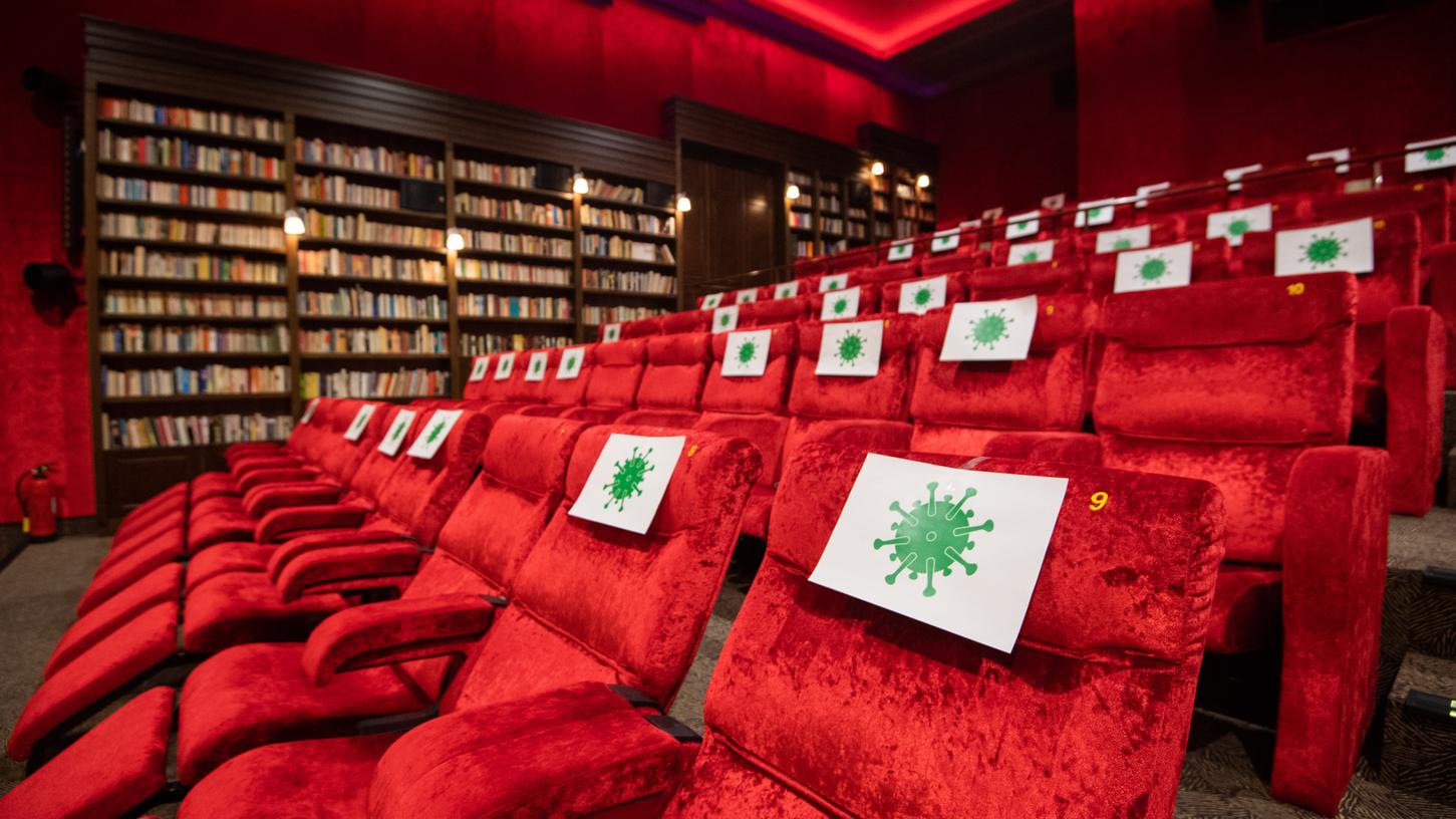 Drei von vier Plätzen besetzt der Virus - Cinecitta-Chef Weber wollte das nicht hinnehmen. Drei von vier Plätzen besetzt der Virus - Cinecitta-Chef Weber wollte das nicht hinnehmen.