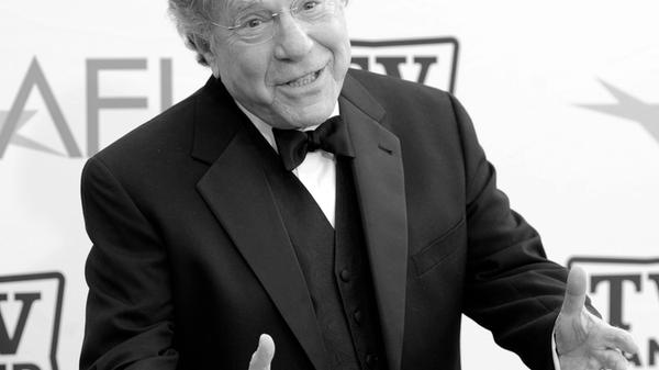Seit den 1960er-Jahren war George Segal in Hollywood aktiv. Für seine Rolle im Film "Wer hat Angst vor Virginia Woolf?" wurde er 1967 als bester Nebendarsteller für den Oscar nominiert. Im Laufe seiner Karriere bekam er auch zwei Golden Globes.