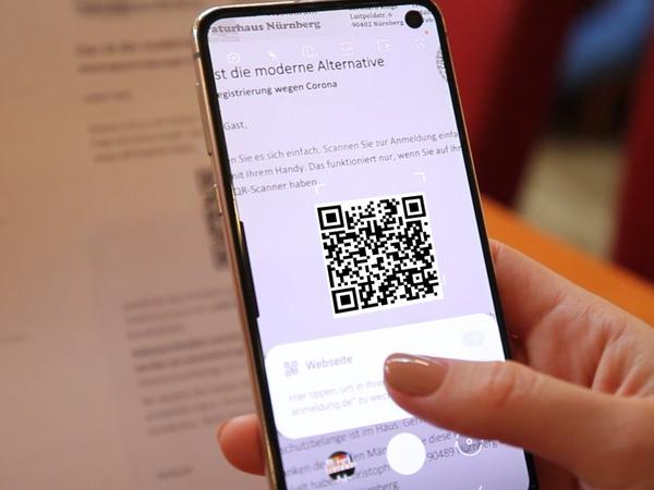 Bequem über das Smartphone und ohne zusätzliche App können sich Gäste über "Corona-Anmeldung" registrieren. Bequem über das Smartphone und ohne zusätzliche App können sich Gäste über "Corona-Anmeldung" registrieren.