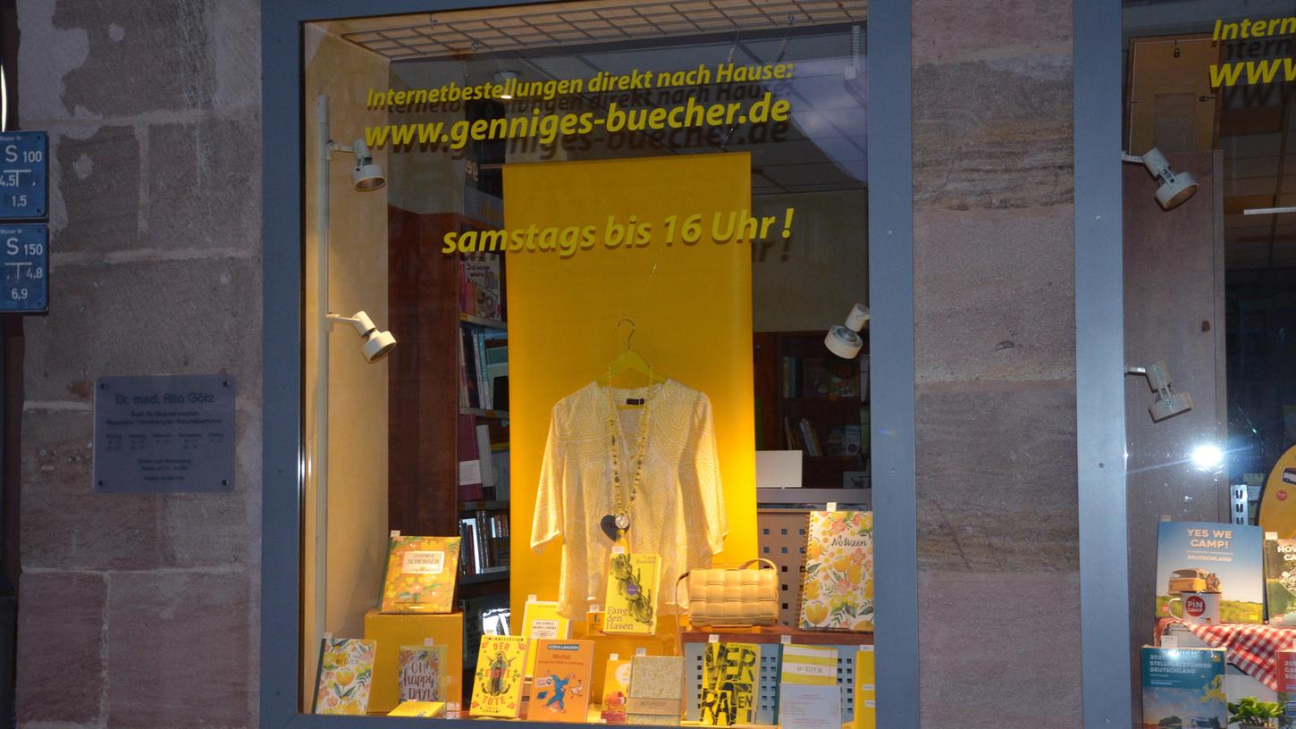 Rother Buchhandlung spendiert Schaufensterfläche