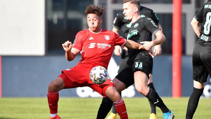 Im März 2021 spielte Armindo Sieb in einem Testspiel auch schon gegen das Kleeblatt und behauptete sich unter anderem gegen Paul Seguin.
Im März 2021 spielte Armindo Sieb in einem Testspiel auch schon gegen das Kleeblatt und behauptete sich unter anderem gegen Paul Seguin.