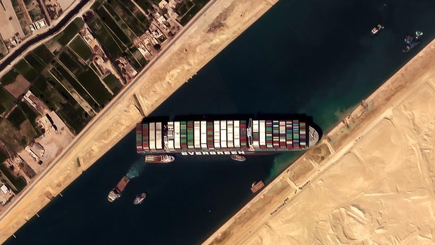 Schiff steckt im Suezkanal fest: "Ever Given" blockiert wichtige Wasserstraße