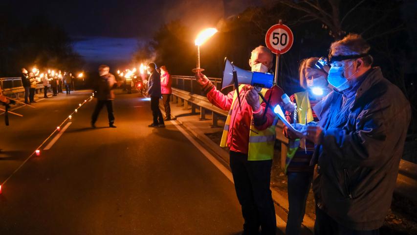 Protest gegen den Ausbau der B299: Brückenglühen in Stauf und Woffenbach