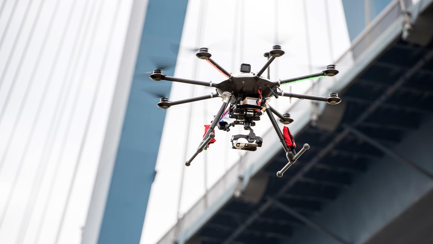 Drohnen: Auch für Überflieger gelten Regeln