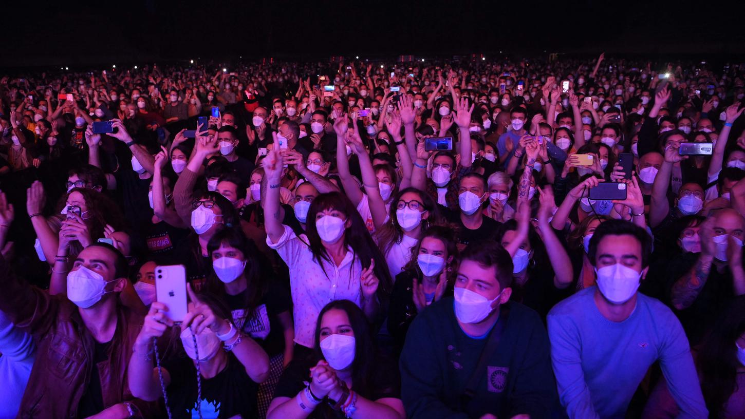 Ein großes Pop-Konzert fand am Samstag in Barcelona statt - mit strengen Regelungen.