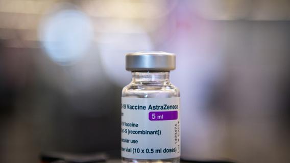 Astrazeneca-Impfungen teilweise wieder gestoppt: Wie sicher ist der Impfstoff?