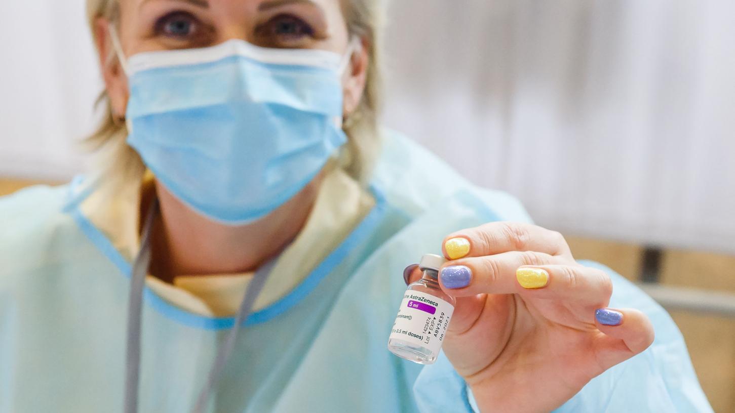Berliner Kliniken setzen Astrazeneca-Impfungen vorläufig aus.