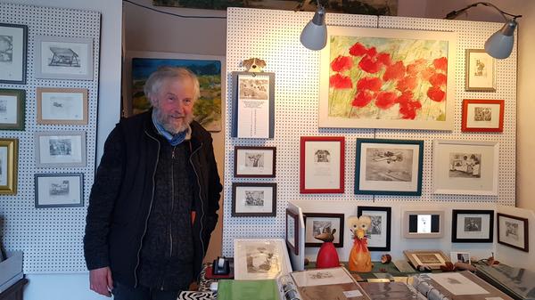 Vom ersten Tag an dabei im Kunsthandwerkerhof: Der akademische Maler Elias Wolff.