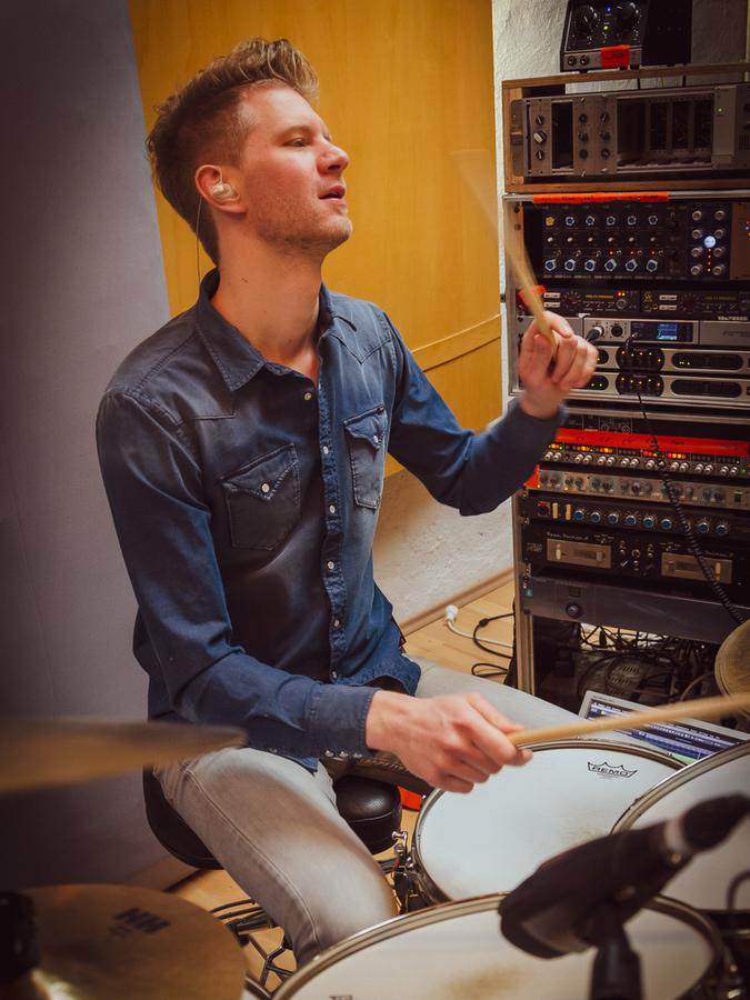 Seit 2013 hat Matthias Bäuerlein sein eigenes Studio, in dem er auch für andere Songs produziert.