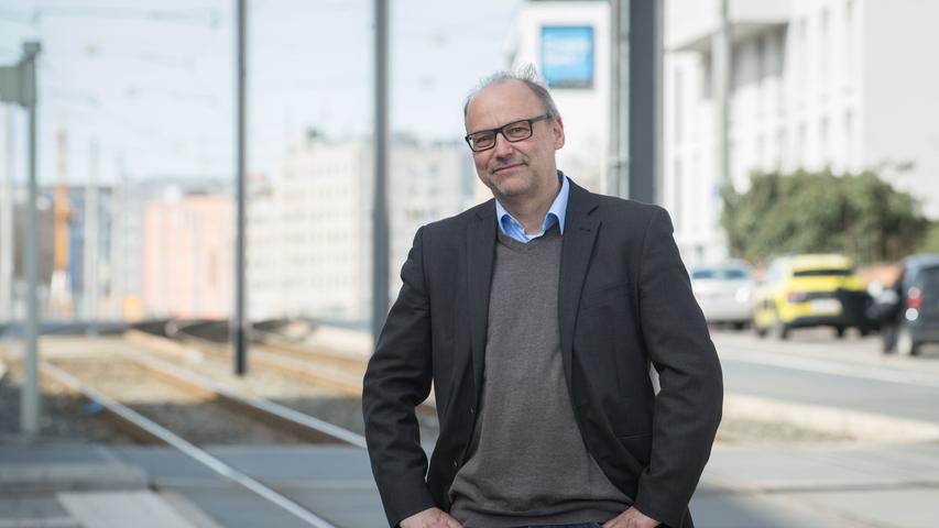 Prof. Dr.-Ing. Harald Kipke ist Studiengangsleiter Master Urbane Mobilität (Verkehrsingenieurwesen) und Vorsitzender der Prüfungskommission Urbane Mobilität. Er hat die Forschungsprofessur Intelligente Verkehrsplanung am Nuremberg Campus Of Technology inne.
Prof. Dr.-Ing. Harald Kipke ist Studiengangsleiter Master Urbane Mobilität (Verkehrsingenieurwesen) und Vorsitzender der Prüfungskommission Urbane Mobilität. Er hat die Forschungsprofessur Intelligente Verkehrsplanung am Nuremberg Campus Of Technology inne.