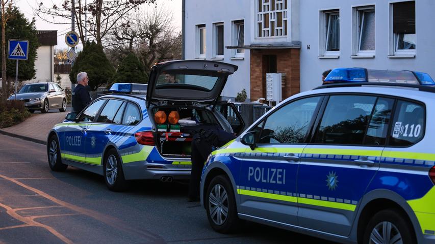 Mit Messer bedroht: Polizei liefert Mann in psychiatrische Klinik ein