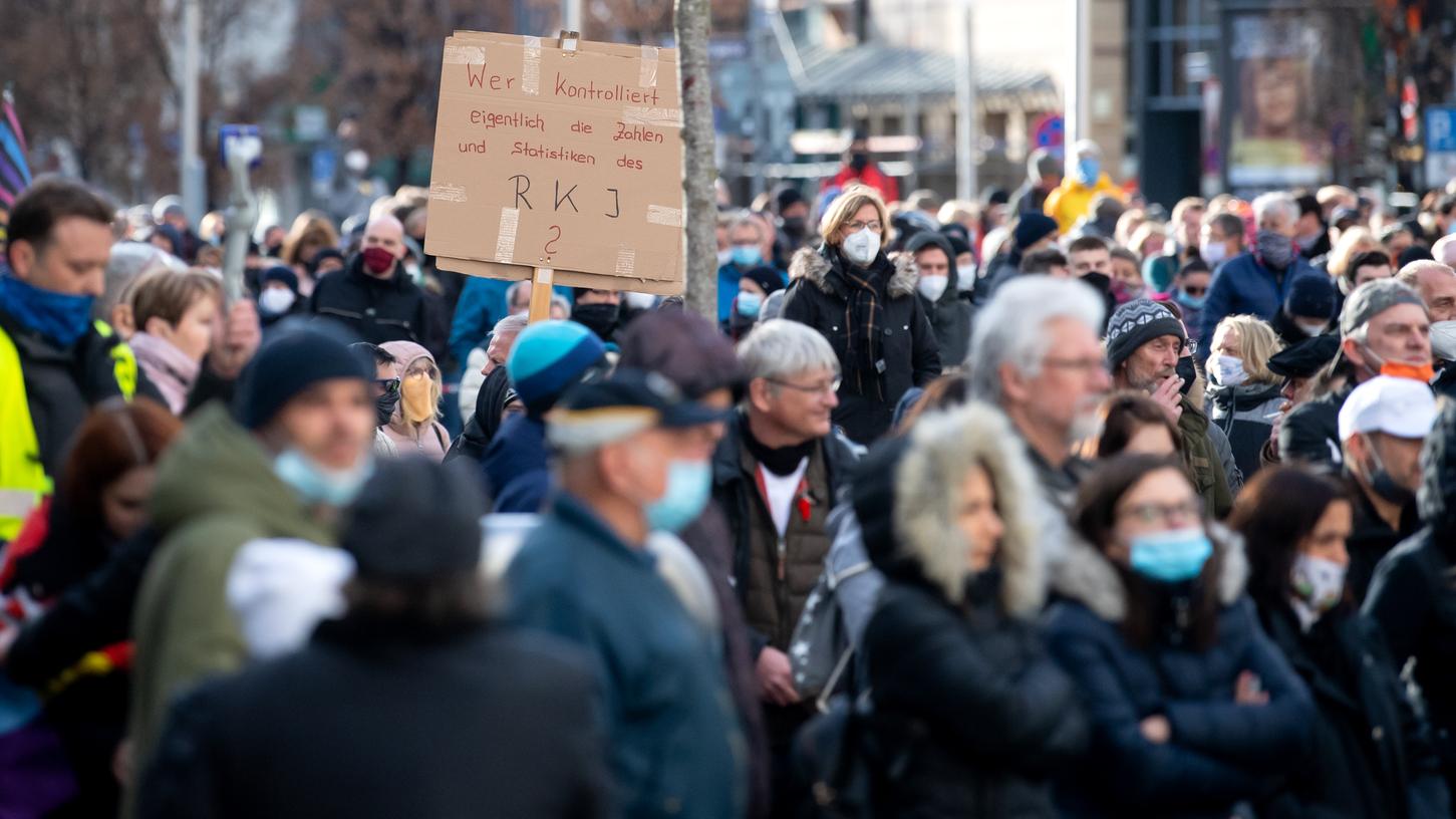 Am Ostermontag wird in Nürnberg neben mehreren traditionellen Ostermärschen auch eine Demonstration von "Querdenkern" stattfinden.