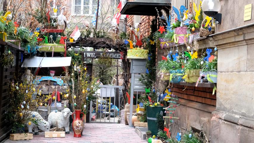 Bunte Eier und Blumen: So schön ist die Bucherstraße zu Ostern