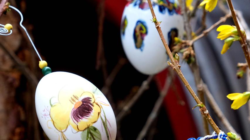 Bunte Eier und Blumen: So schön ist die Bucherstraße zu Ostern