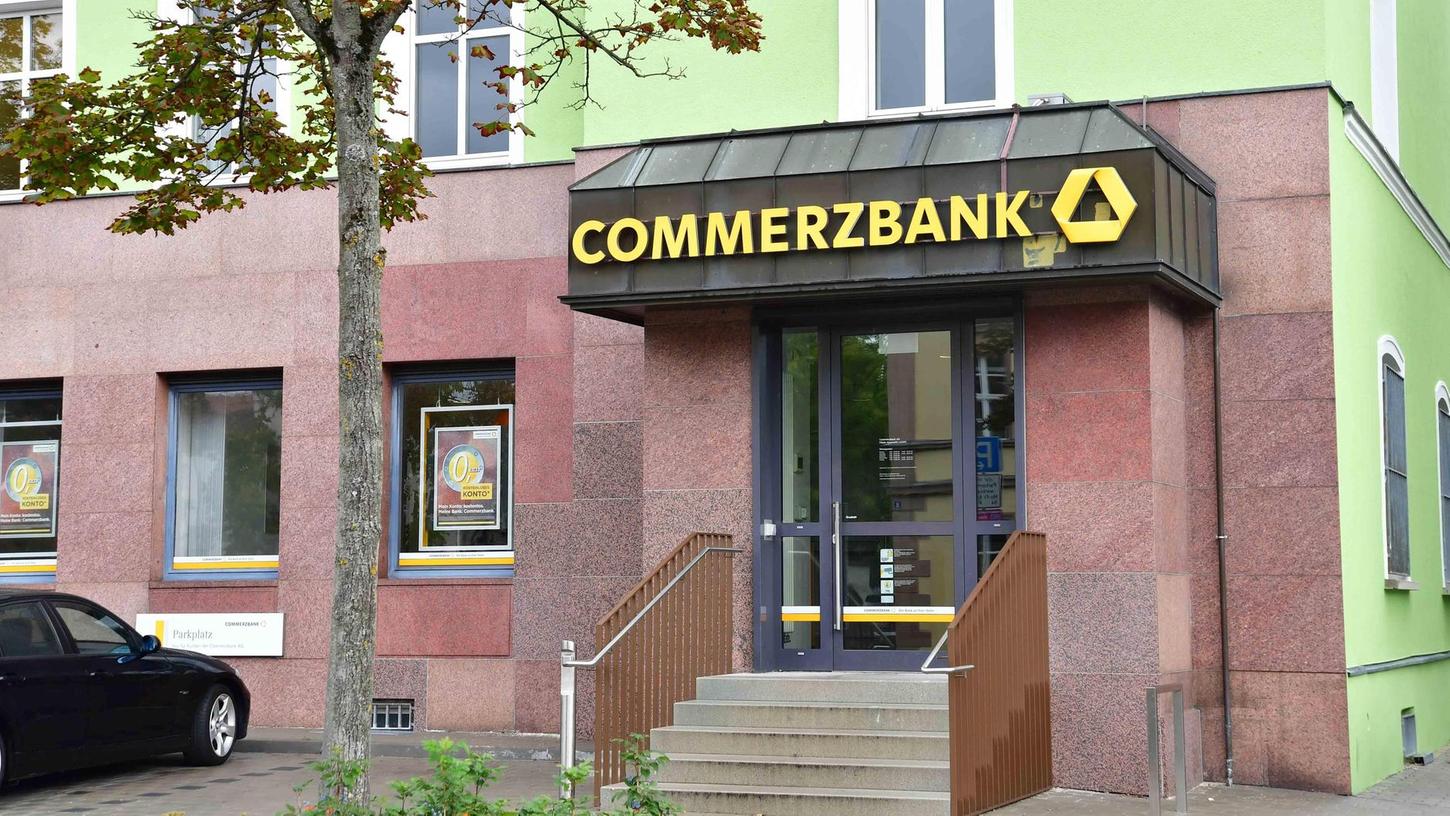 Trotz Schließungen: Commerzbank bleibt Neumarkt treu