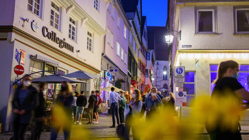 Mit einem Tagesticket war in Tübingen bisher der Zugang zu Restaurants und Einzelhandel auch für auswärtige Gäste möglich. Das Projekt schränkt die Stadt wegen steigender Fallzahlen jetzt deutlich ein. Das Tagesticket wurde nur bei einem negativen Corona-Schnelltest ausgestellt.