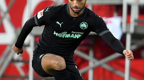 Ordentliche Ausbeute für ein paar Minuten Spielzeit. Mit zwei Ballkontakten immerhin eine Torschussvorlage serviert. Wirkt fit und gut integriert, ist - anders als in der Hinrunde - eine verlässliche Option fürs Kleeblatt.