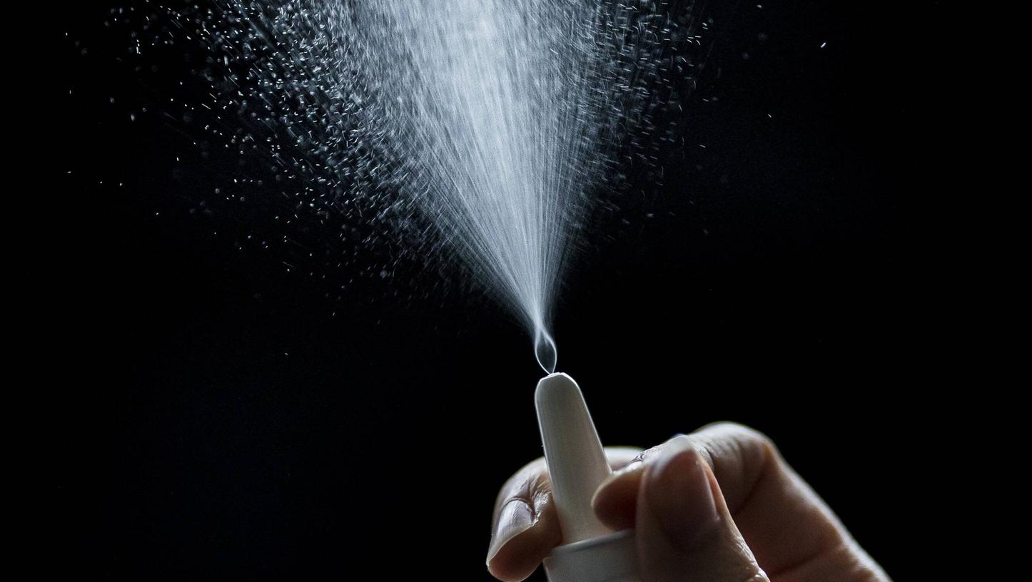 Forscher aus Erlangen: Nasenspray könnte vor Corona-Infektion schützen