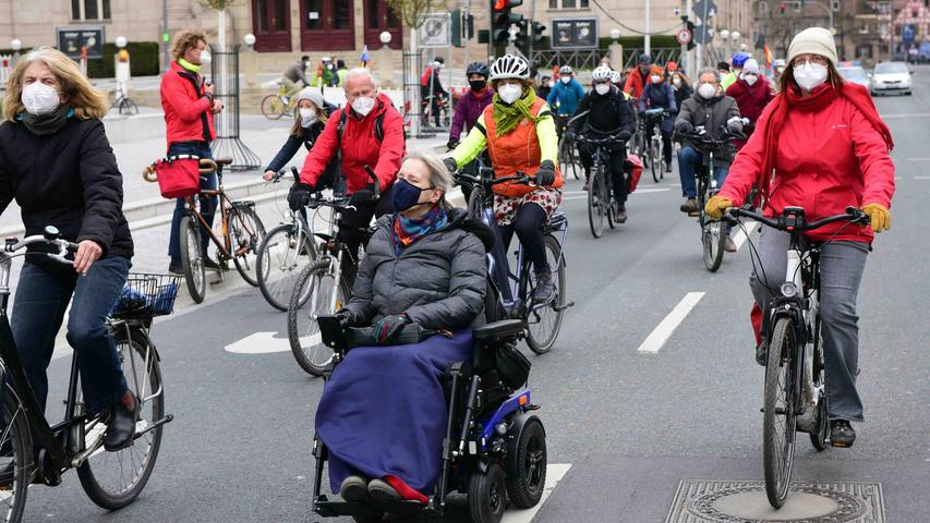 Ostermarsch und Fahrrad-Demo in Fürth