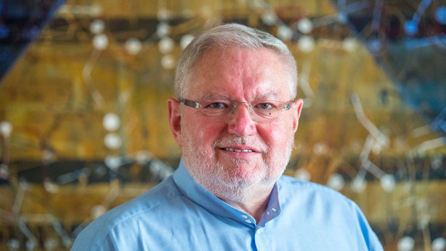 Anselm Bilgri war bis 2004 Prior des Kloster Andechs nahe München. Heute arbeitet er als Unternehmensberater und ist mit einem Mann verheiratet.
Anselm Bilgri war bis 2004 Prior des Kloster Andechs nahe München. Heute arbeitet er als Unternehmensberater und ist mit einem Mann verheiratet.