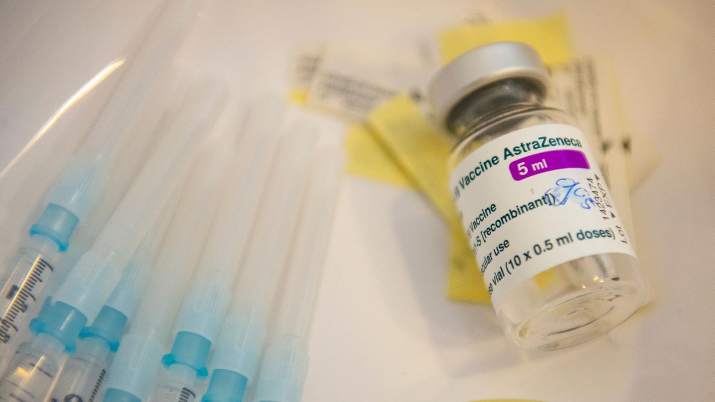 Für Hausärzte gilt ab kommender Woche eine Art Abnahmezwang für den Astrazeneca-Impfstoff.