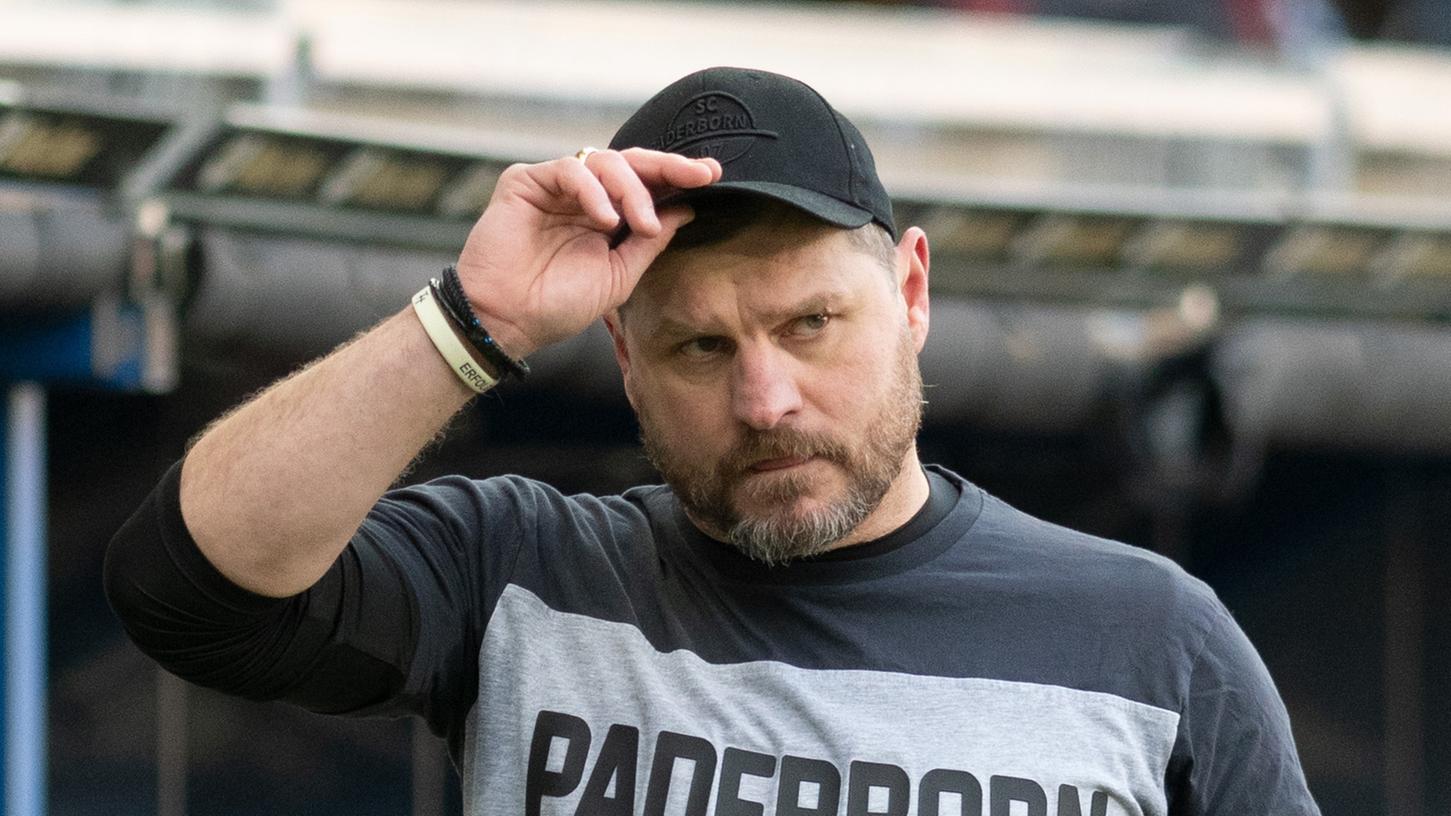 Steffen Baumgart verlängert seinen Vertrag nicht und verlässt den Zweitligisten SC Paderborn zum Saisonende.
Steffen Baumgart verlängert seinen Vertrag nicht und verlässt den Zweitligisten SC Paderborn zum Saisonende.