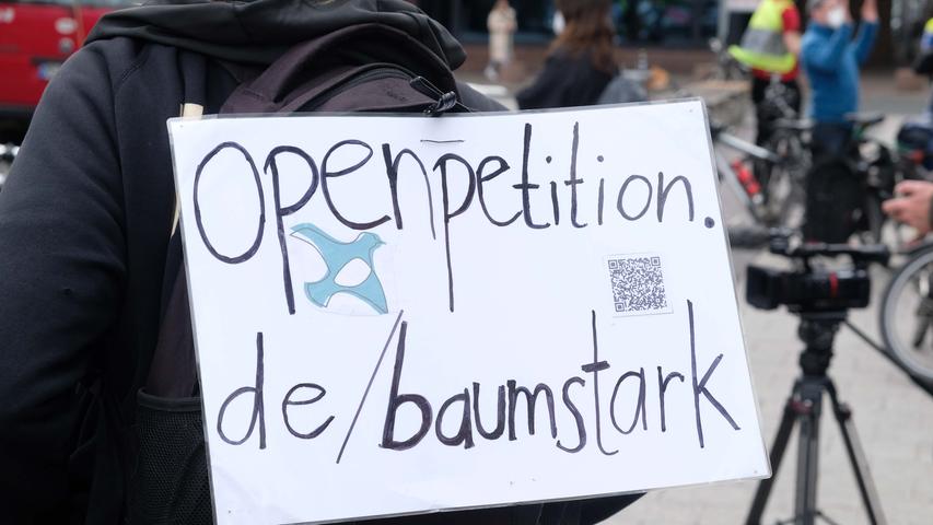 FFF radelt durch Nürnberg: Aktivisten machen auf mögliche Folgen von FSW-Ausbau aufmerksam