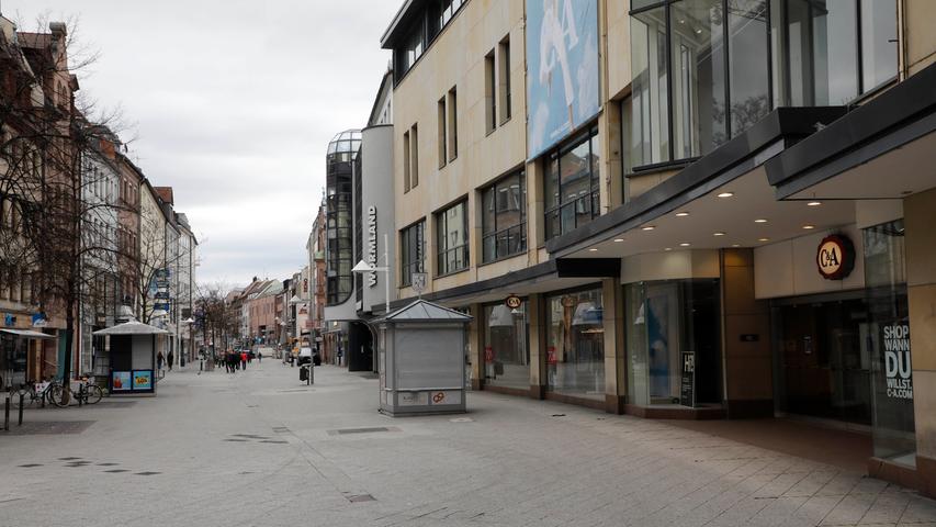 Vor den Verschärfungen im Einzelhandel: Ansturm bei Obi, Leere in der Innenstadt